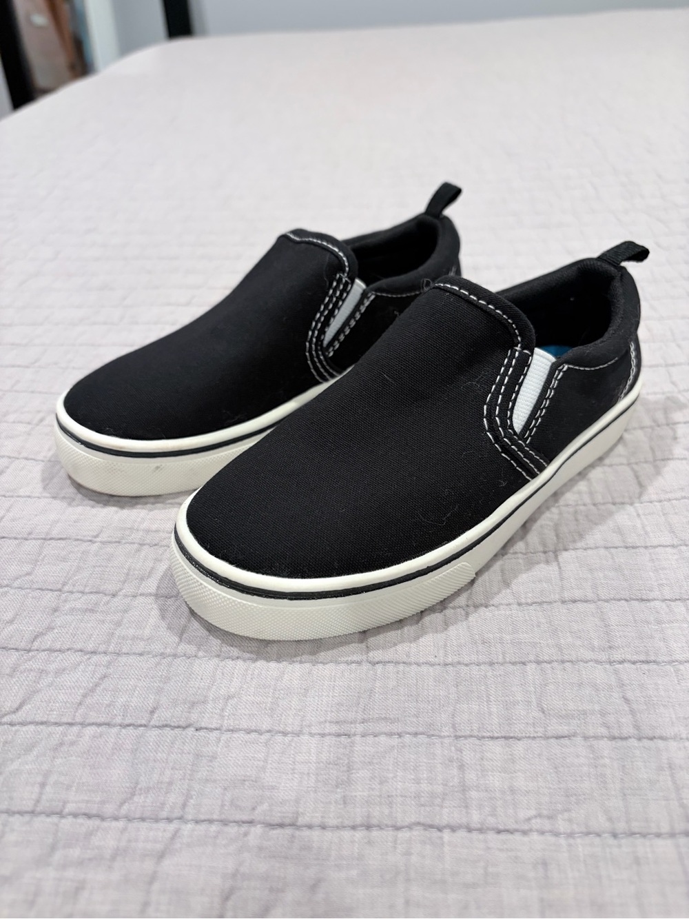 wonder nation Black Slip-On Kids Sneakers with White Sole